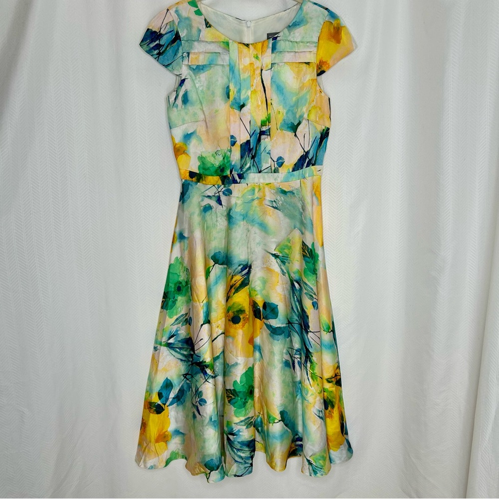Michaela Louisa fit n flare dress floral size 6 blue and yellow